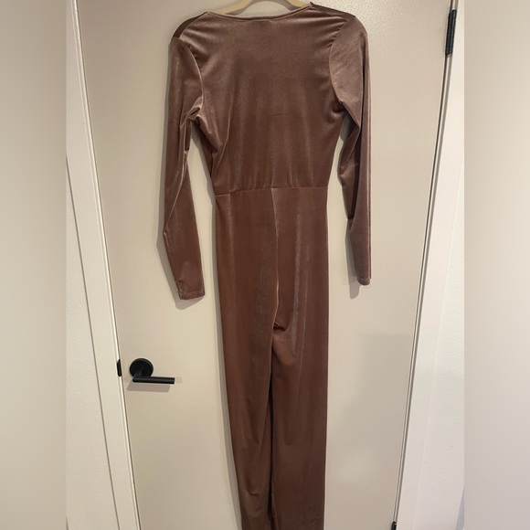 NWT - FASHION NOVA So Knot Your Average Jumpsuit - Taupe M - Picture 7 of 10